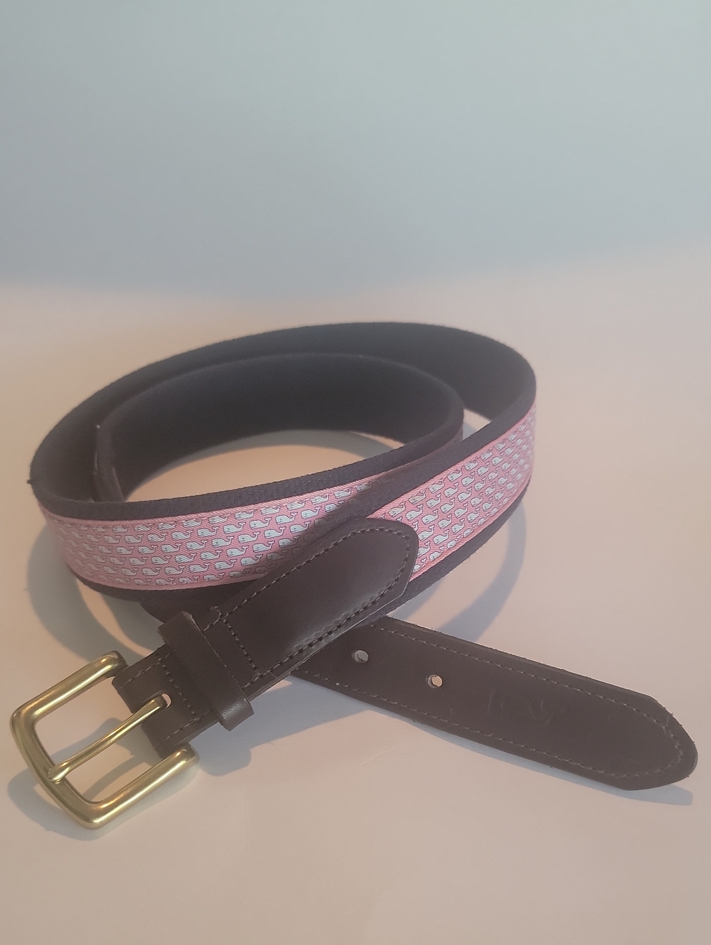 VINEYARD VINES MENS "GO FISH" PATTERN BELT